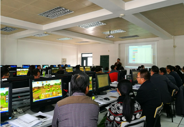 姚院长引导学员开展《创业基础》教学互动