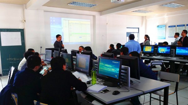 肖老师开展《创业管理综合模拟实训》教学互动